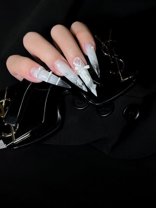 ✦ [Lavière] “Blanchette”