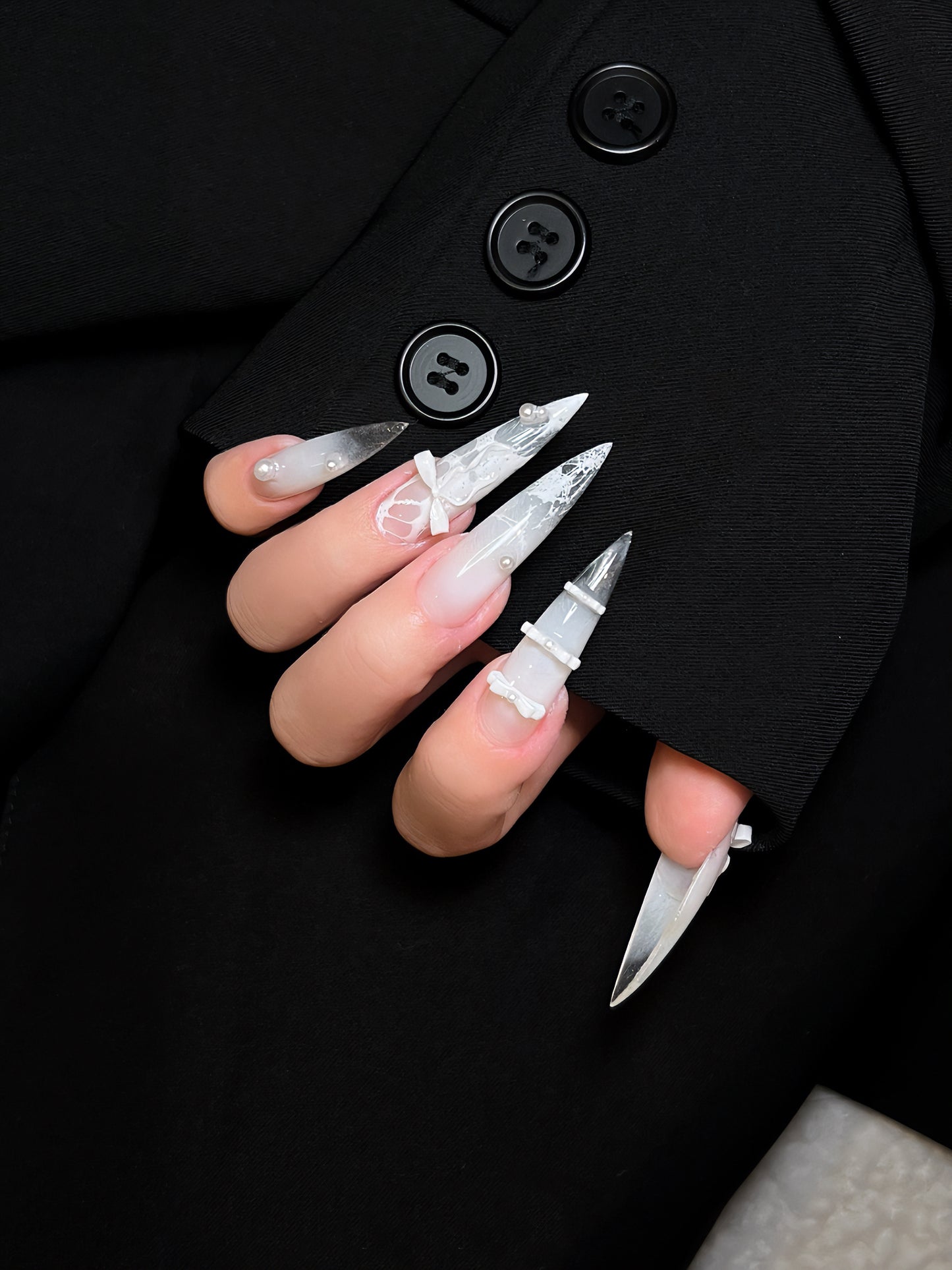 ✦ [Lavière] “Blanchette”